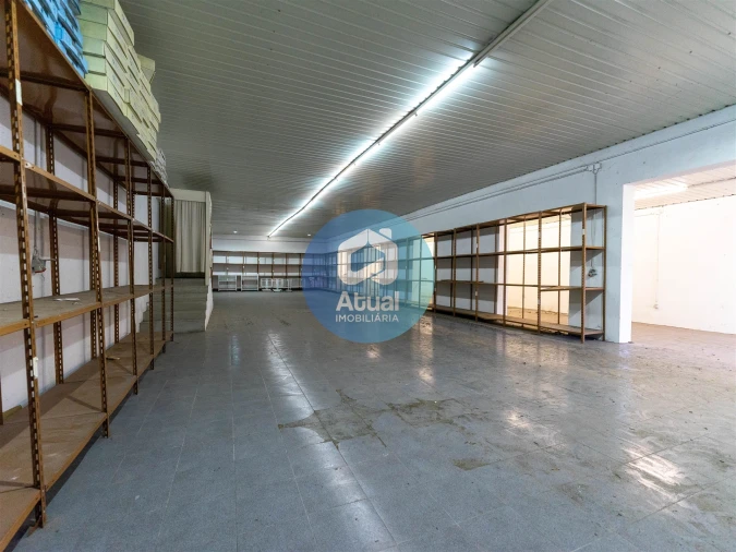 Armazém para Arrendamento em Moreira de Conegos Foto 6