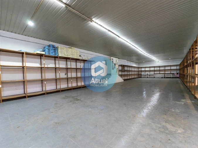 Armazém para Arrendamento em Moreira de Conegos Foto 5