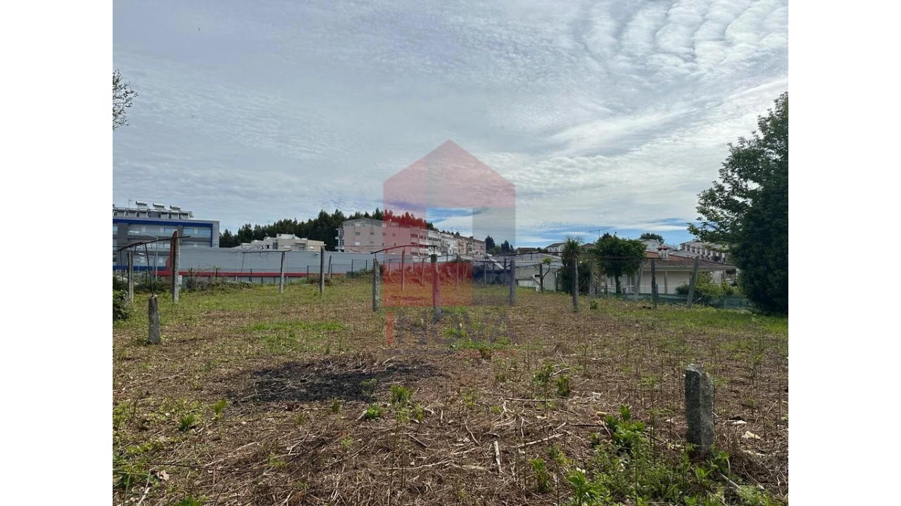Terreno para Venda em Vila Verde e Barbudo Foto 1
