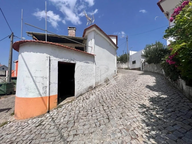 Moradia T4 para Venda em Campelo Foto 5