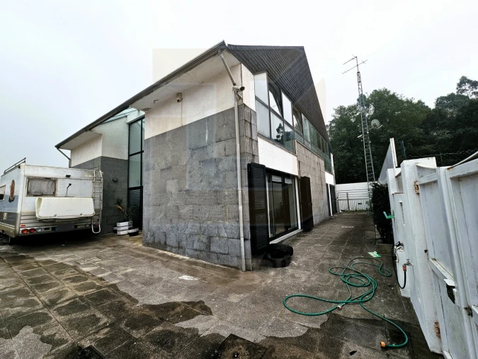 Moradia T6 para Venda em Aveleda Foto 1