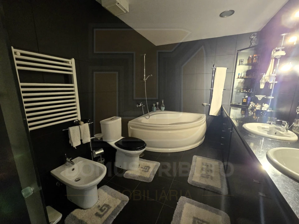 Moradia T6 para Venda em Aveleda Foto 21