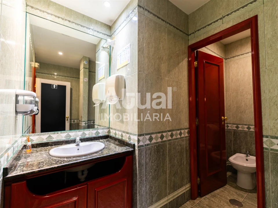 Loja para Trespasse em Moreira de Conegos Foto 26