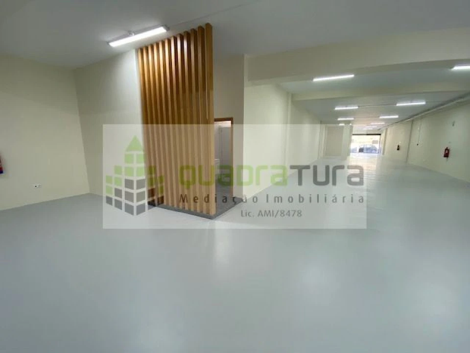 Loja para Venda em Cedofeita, Santo Ildefonso, Sé, Miragaia, São Nicolau e Vitória Foto 7