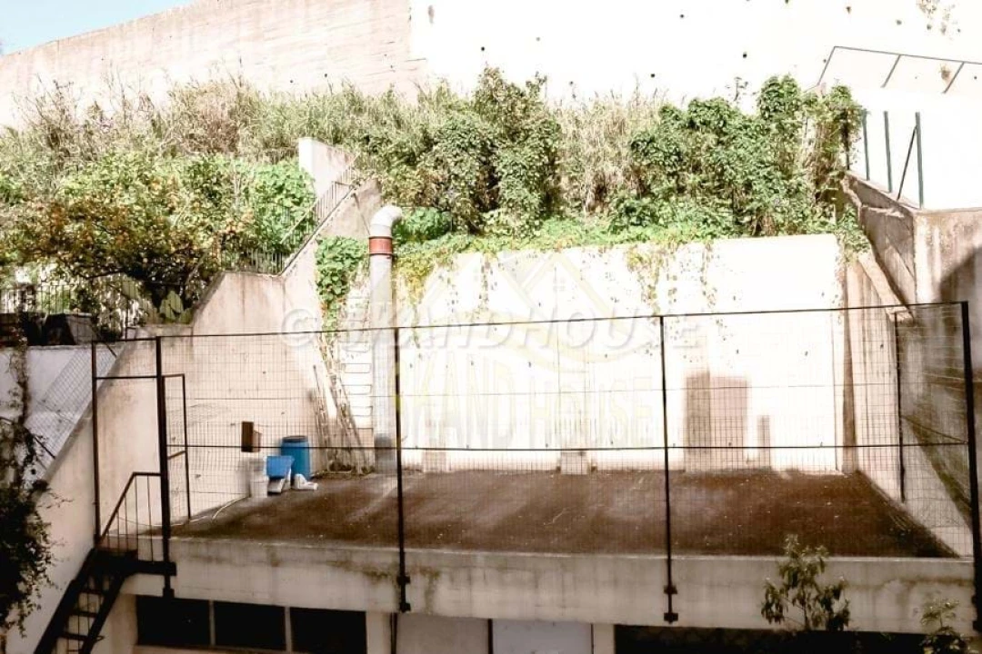 Apartamento T6 para Venda em Santo António Foto 11