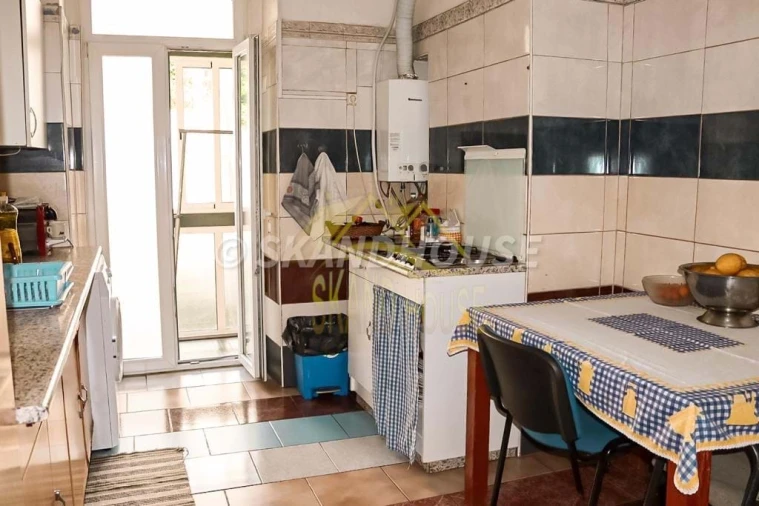 Apartamento T6 para Venda em Santo António Foto 5