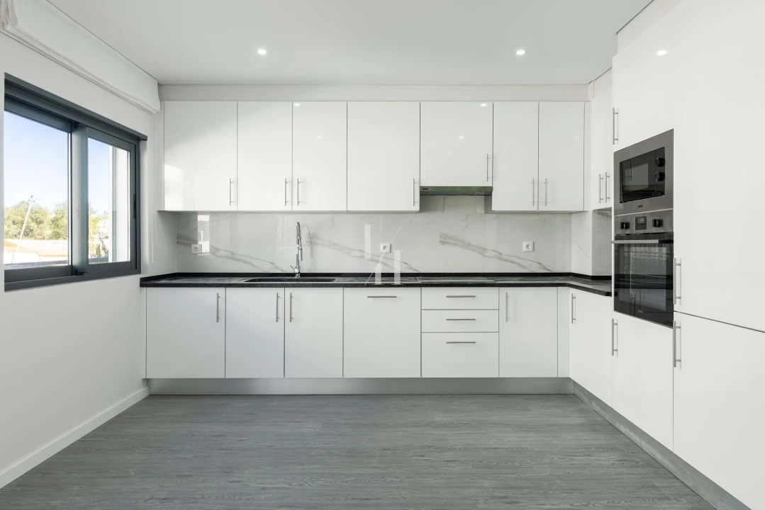 Apartamento T3 para Venda em Quelfes Foto 8