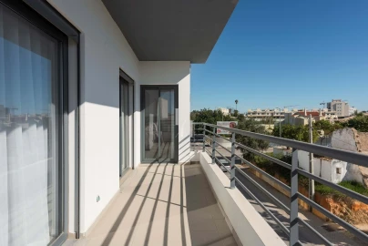 Apartamento T3 para Venda em Quelfes