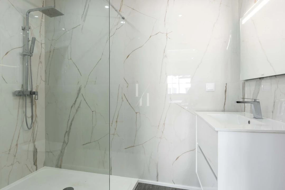 Apartamento T3 para Venda em Quelfes Foto 17