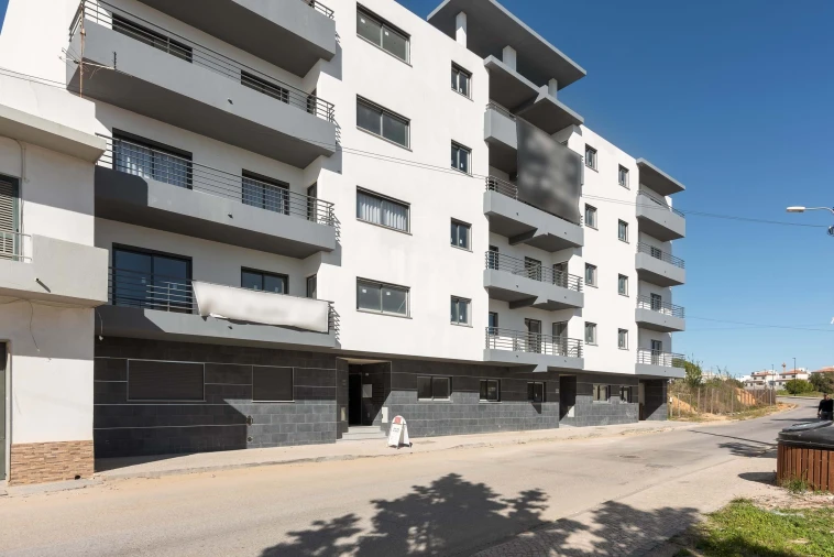 Apartamento T3 para Venda em Quelfes Foto 6