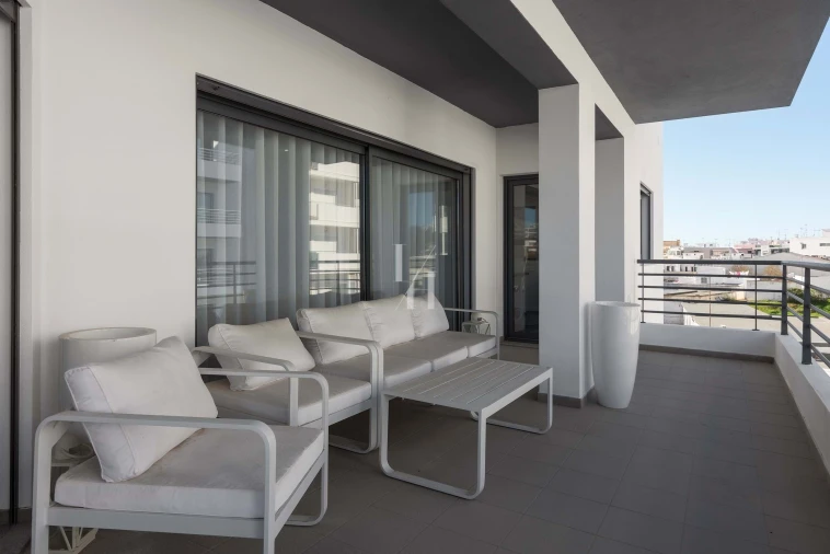 Apartamento T3 para Venda em Quelfes Foto 10
