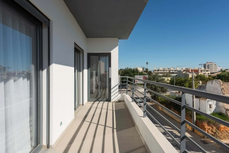 Apartamento T3 para Venda em Quelfes Foto 5