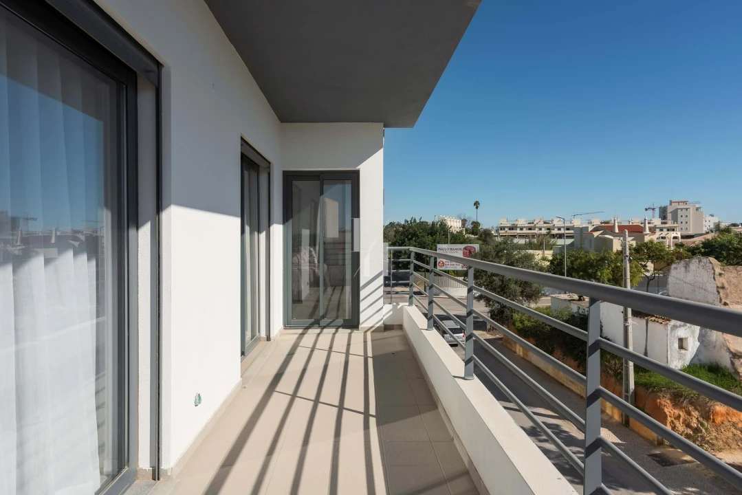 Apartamento T3 para Venda em Quelfes Foto 5