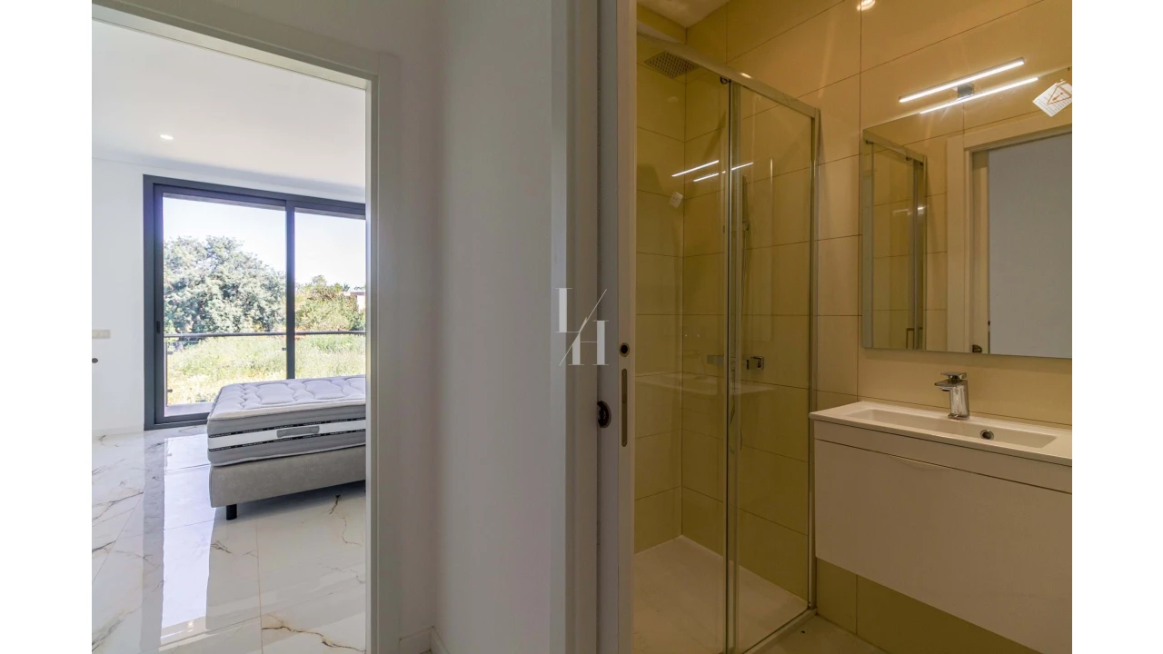 Moradia T4 para Venda em Albufeira e Olhos de Água Foto 11