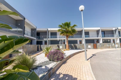 Moradia T4 para Venda em Albufeira e Olhos de Água