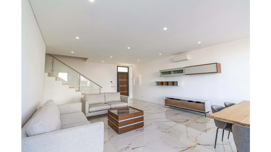 Moradia T4 para Venda em Albufeira e Olhos de Água Foto 3