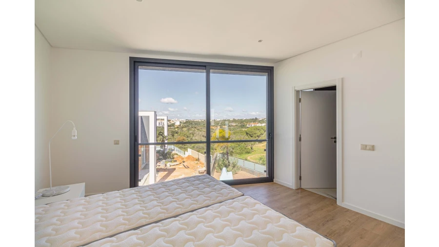 Moradia T4 para Venda em Albufeira e Olhos de Água Foto 15