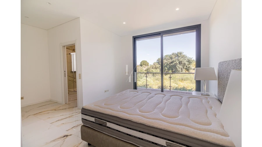 Moradia T4 para Venda em Albufeira e Olhos de Água Foto 12