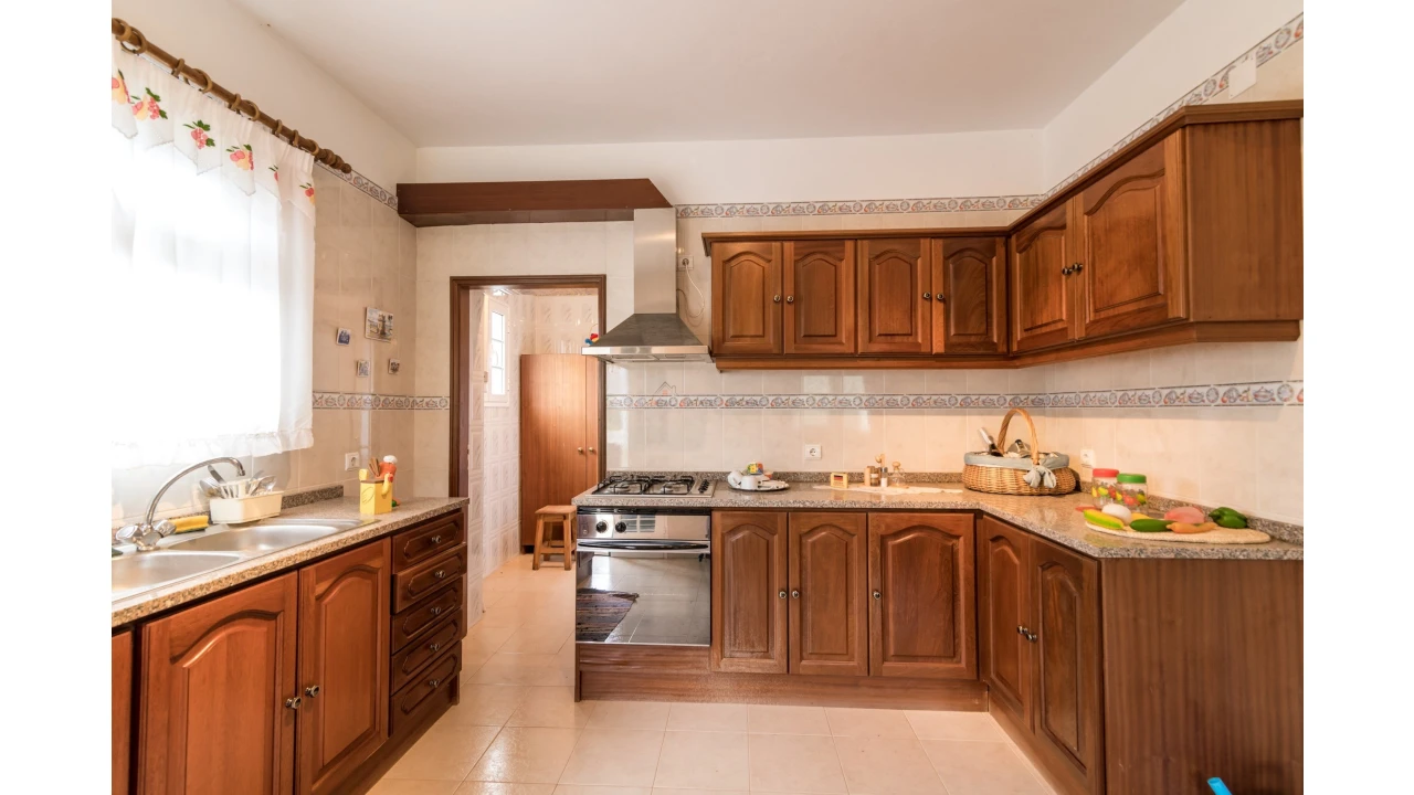 Moradia T1 para Venda em Camacha Foto 12