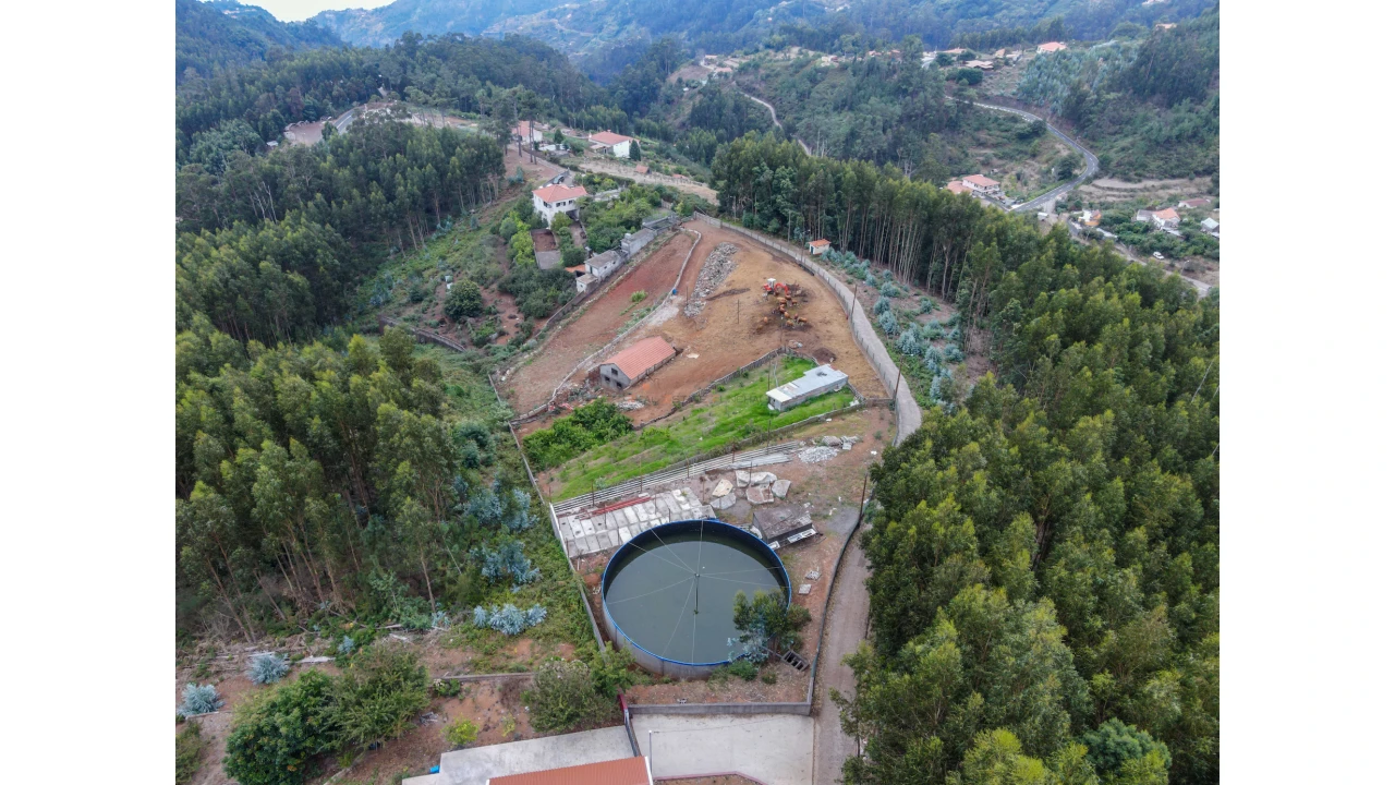 Moradia T1 para Venda em Camacha Foto 23