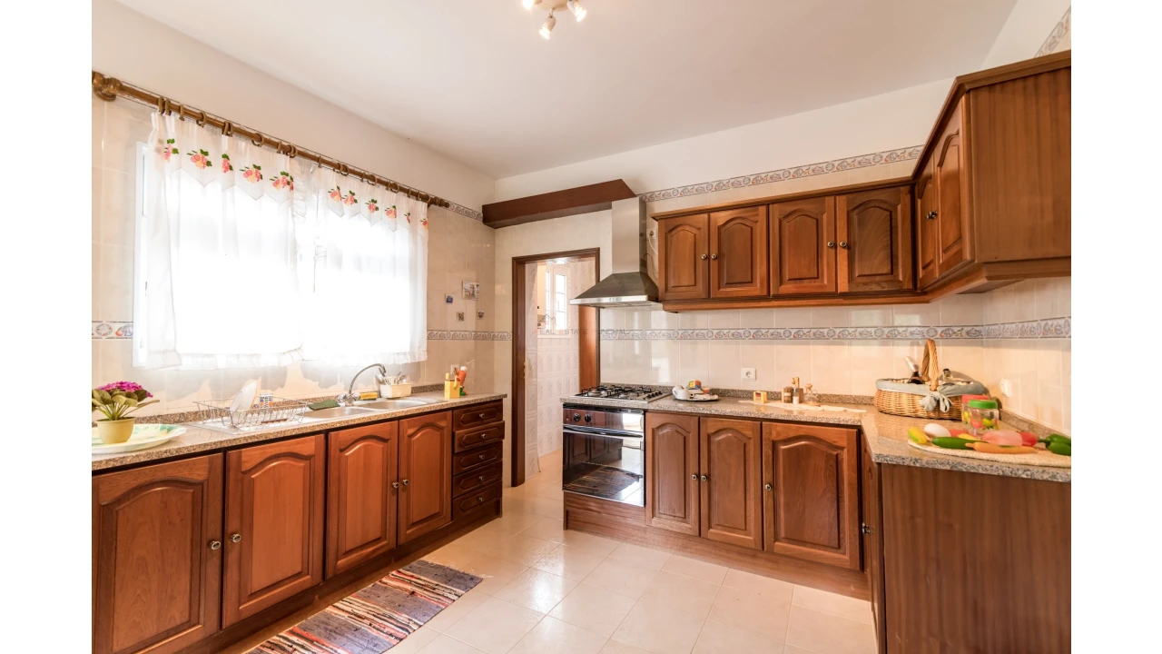 Moradia T1 para Venda em Camacha Foto 11