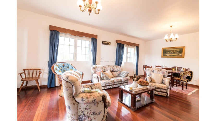 Moradia T1 para Venda em Camacha Foto 7