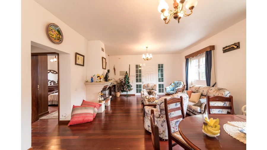 Moradia T1 para Venda em Camacha Foto 9