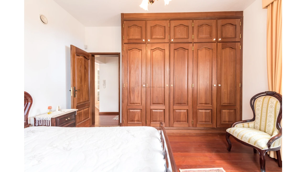 Moradia T1 para Venda em Camacha Foto 19