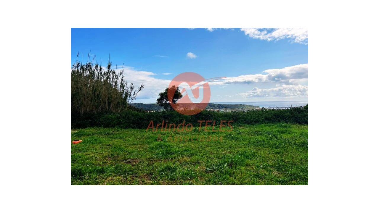 Terreno para Venda em Praia da Vitoria (Santa Cruz) Foto 9