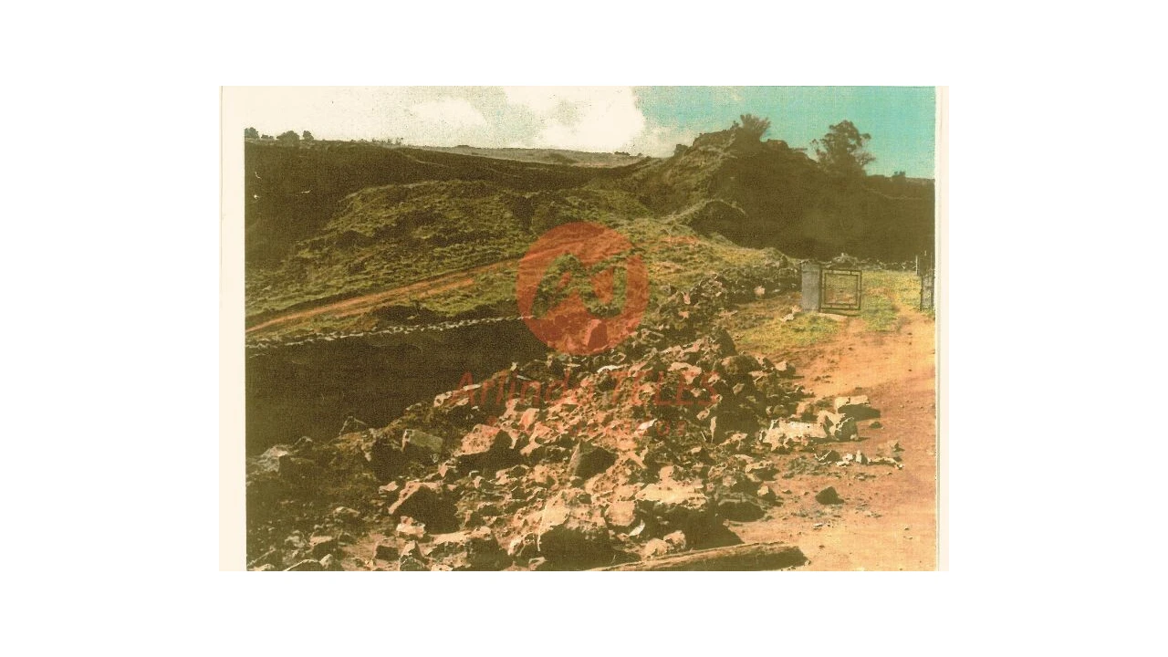 Terreno para Venda em Praia da Vitoria (Santa Cruz) Foto 3