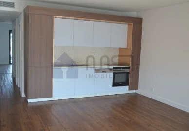 Apartamento T1 para Arrendamento em Madalena