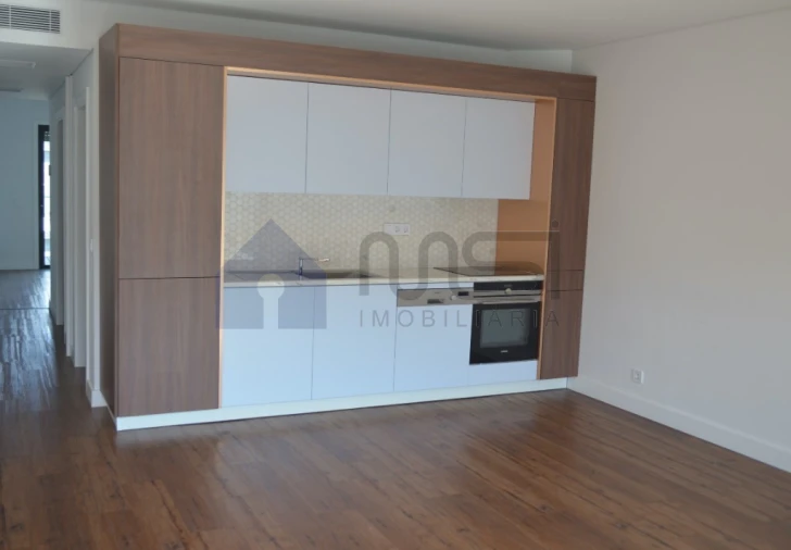 Apartamento T1 para Arrendamento em Madalena Foto 7