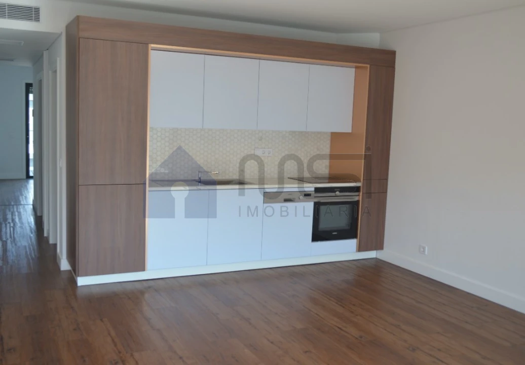 Apartamento T1 para Arrendamento em Madalena Foto 7