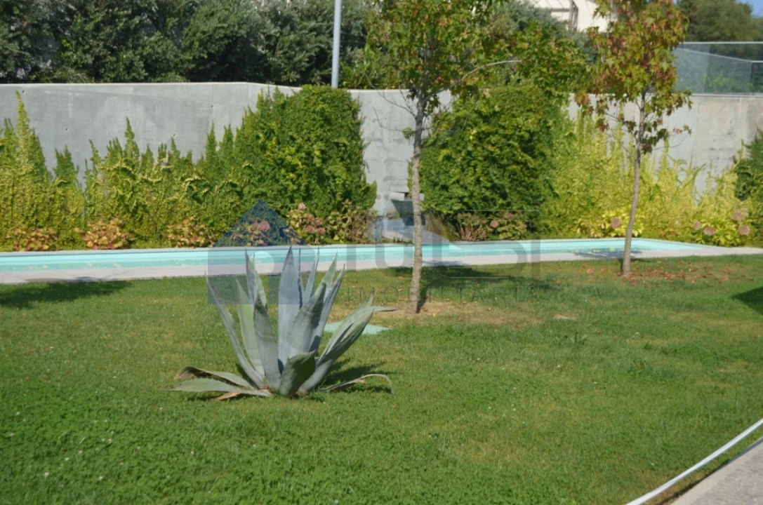 Apartamento T1 para Arrendamento em Madalena Foto 6