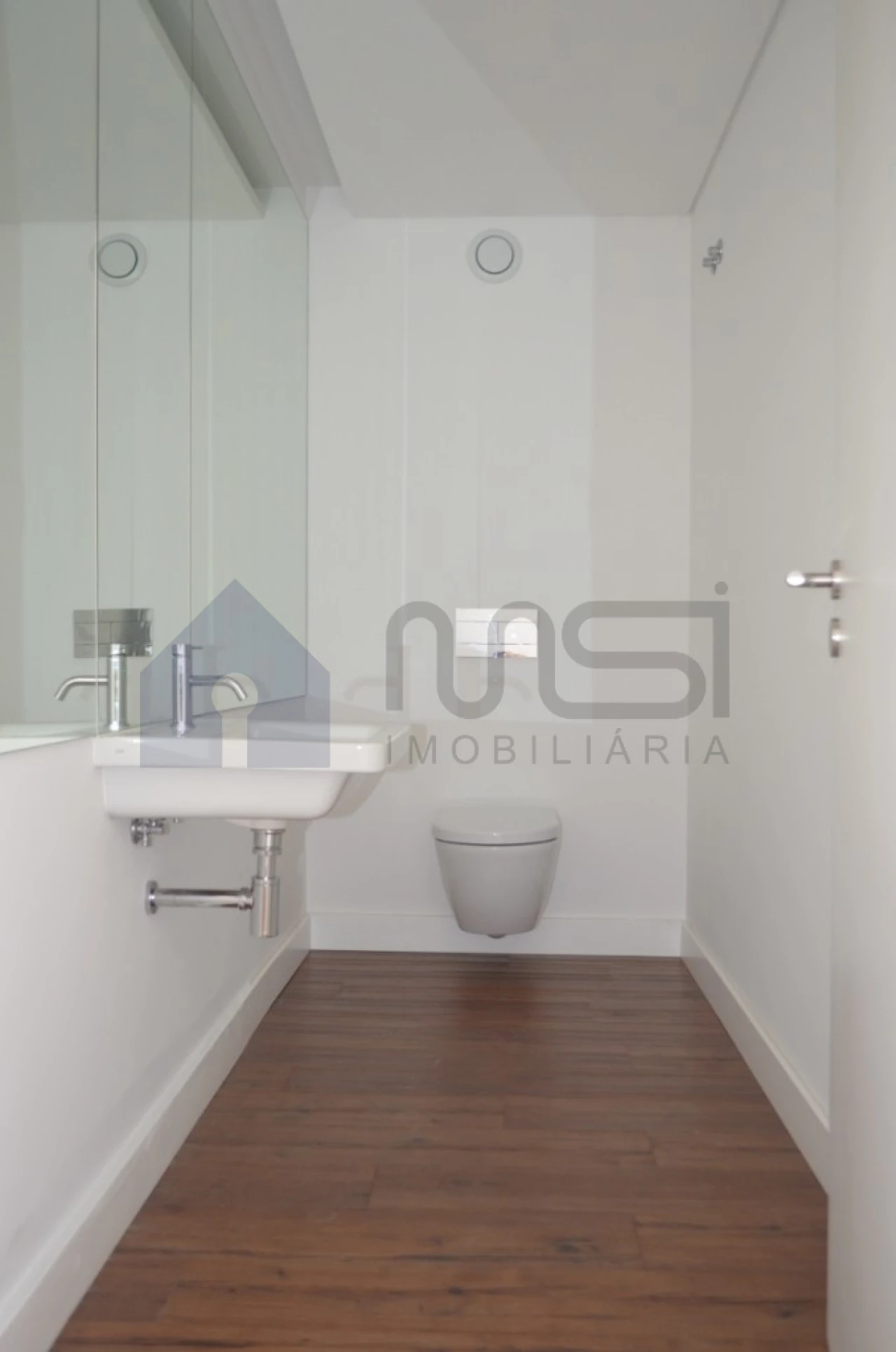 Apartamento T1 para Arrendamento em Madalena Foto 10