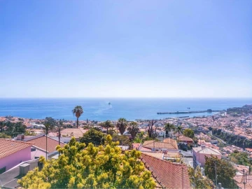 Terreno para Venda em Funchal (Santa Maria Maior)