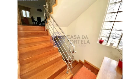 Moradia T4 para Venda em Vila de Cucujães