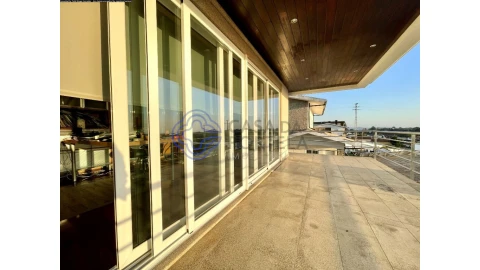 Moradia T4 para Venda em Vila de Cucujães
