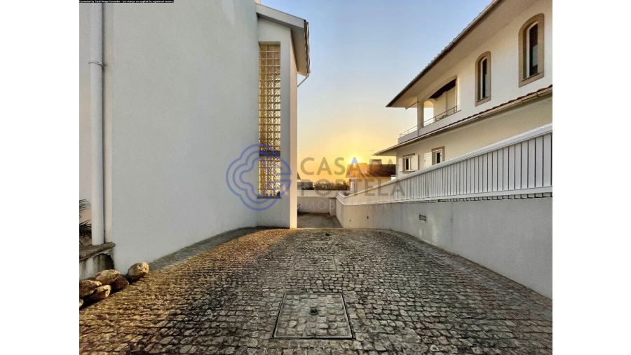 Moradia T4 para Venda em Vila de Cucujães Foto 4