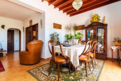 Moradia T4 para Venda em Loule (São Sebastião)