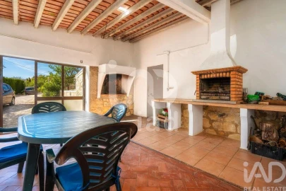 Moradia T4 para Venda em Loule (São Sebastião)