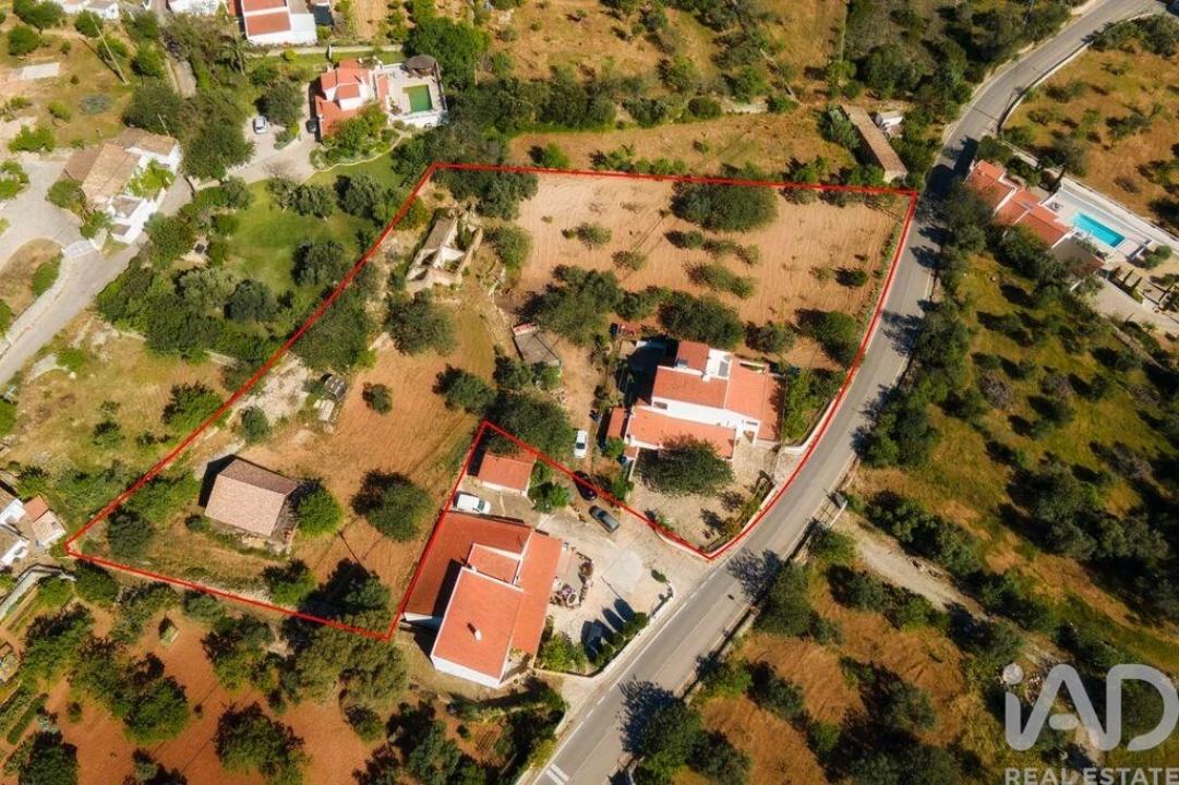 Moradia T4 para Venda em Loule (São Sebastião) Foto 3
