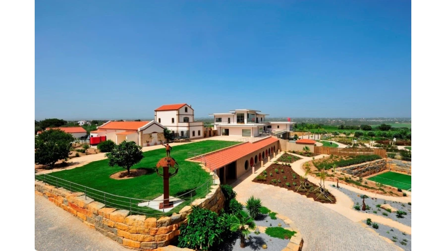 Moradia T10 para Venda em São Silvestre Foto 4