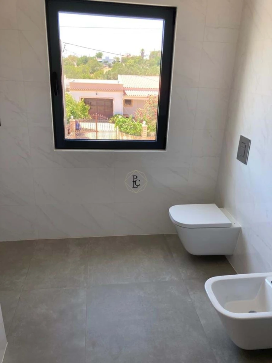 Moradia T4 para Venda em Almancil Foto 23