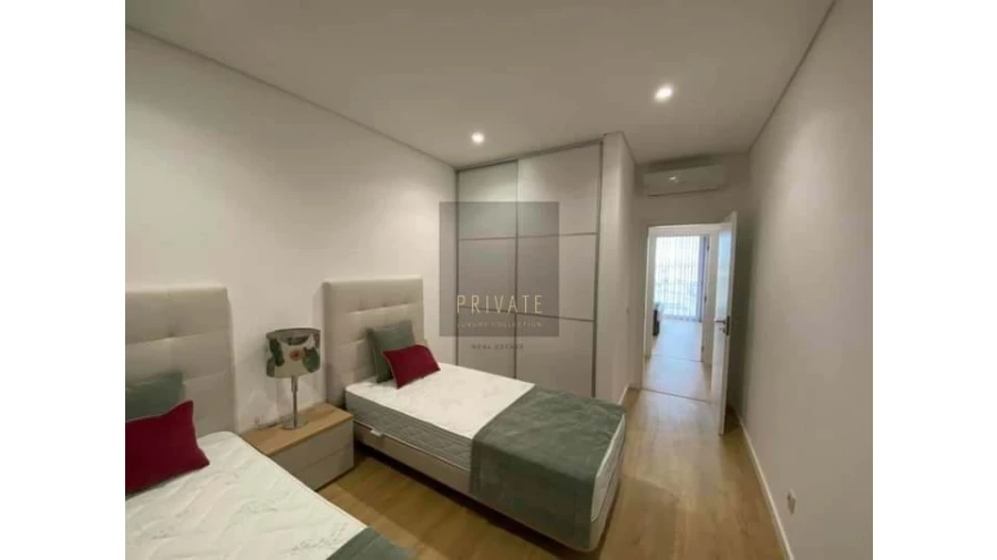 Moradia T4 para Venda em Albufeira e Olhos de Água Foto 8
