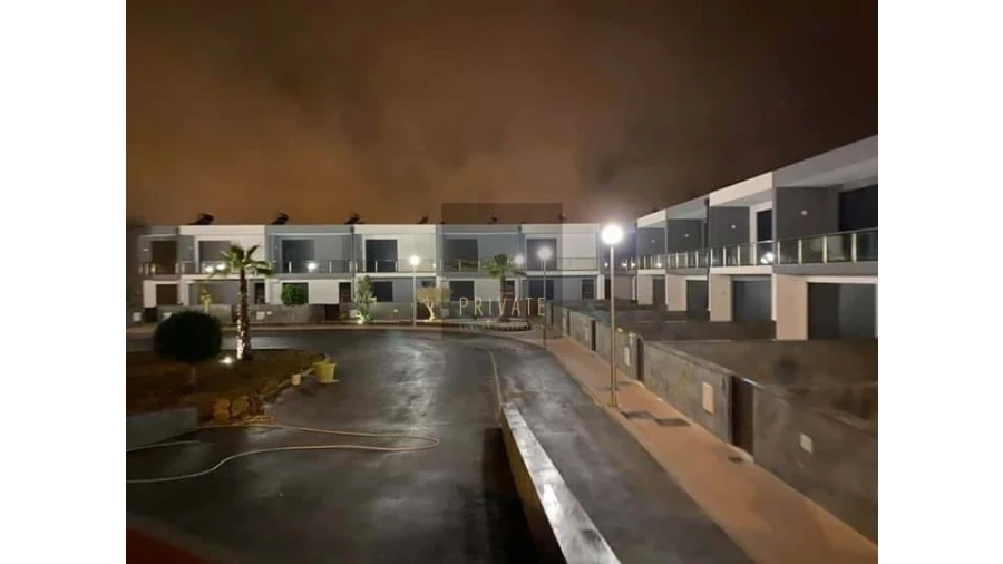 Moradia T4 para Venda em Albufeira e Olhos de Água