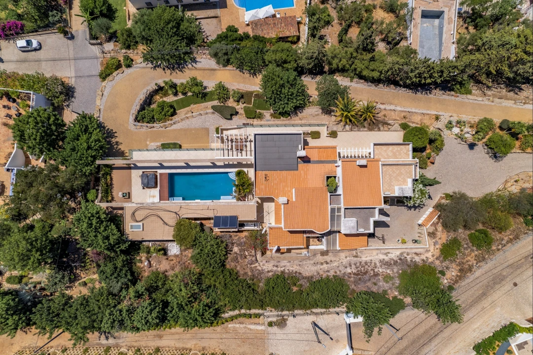 Moradia T4 para Venda em Santa Barbara de Nexe Foto 87