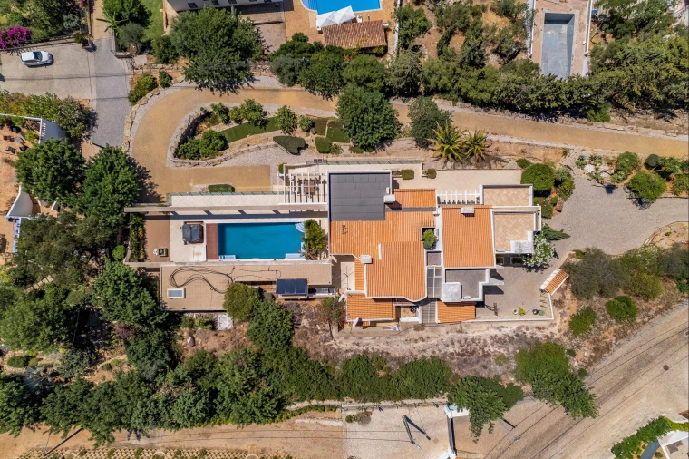Moradia T4 para Venda em Santa Barbara de Nexe Foto 87