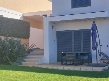 Moradia T3 para Venda em Albufeira e Olhos de Água