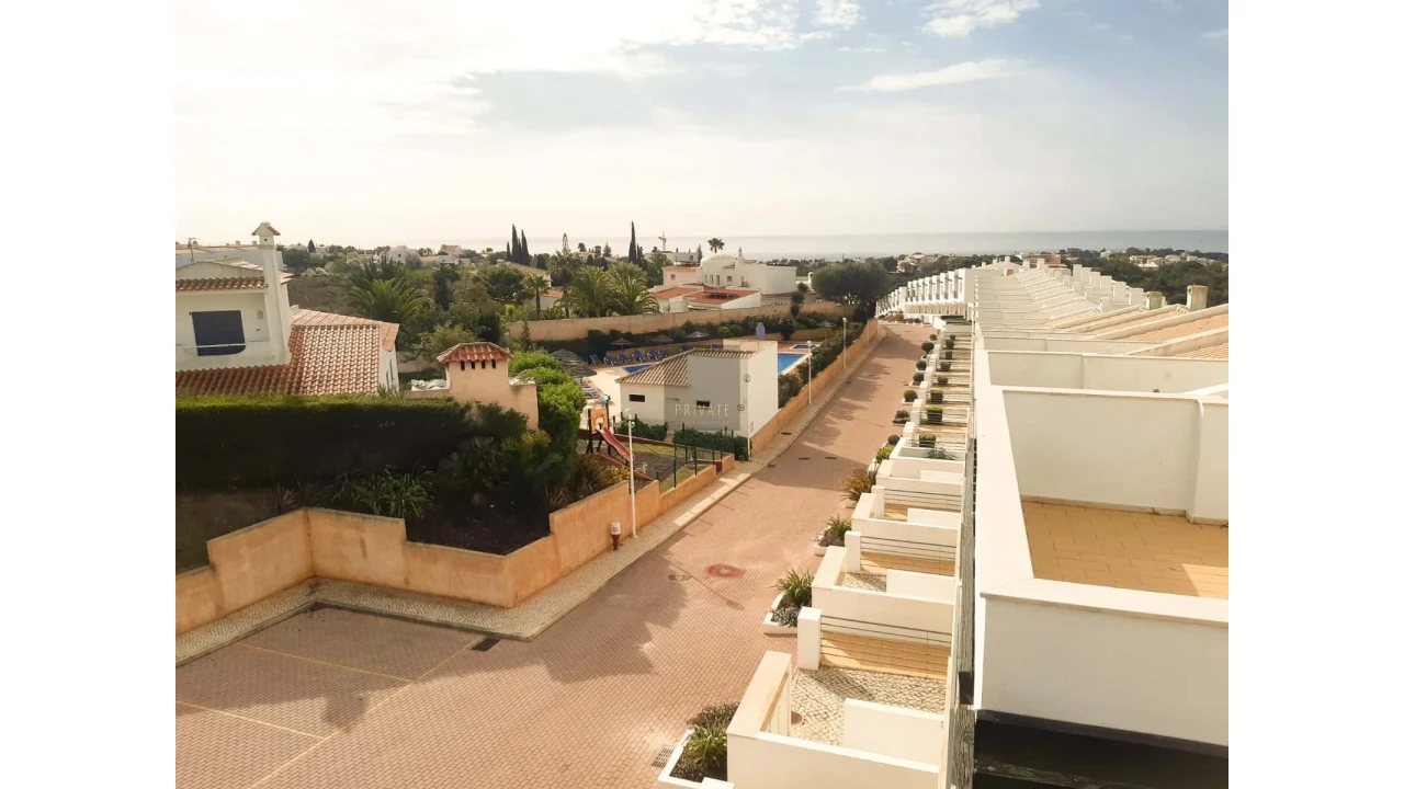 Moradia T3 para Venda em Albufeira e Olhos de Água Foto 1